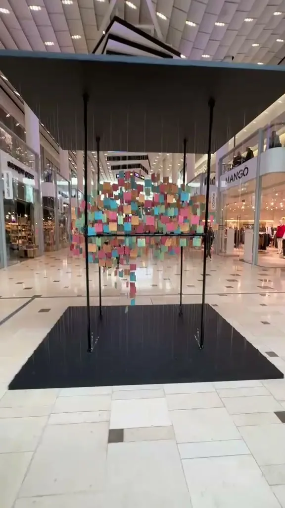Colourful Hitster memory cards suspended in the shape of a brain at Hoog Catharijne in Utrecht